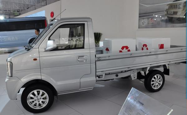 Electric mini truck made in China , 2 seats , better choice than Mitsubishi van & Toyota light pickup truck