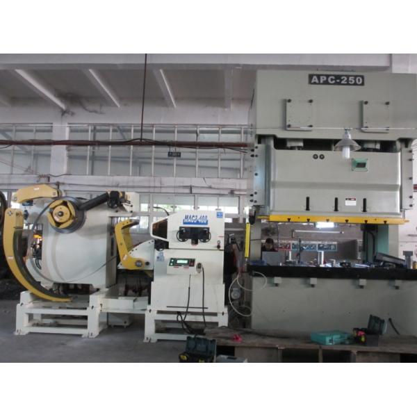 Сверните спиралью вручать оборудование Декоилер и раскручиватель для разравнивателя койлера катушки прокладки металлического листа де-