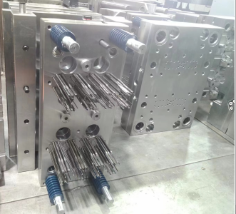 Conception personnalisée pièces de moulage par injection en plastique touches couvertures résistantes à l'huile