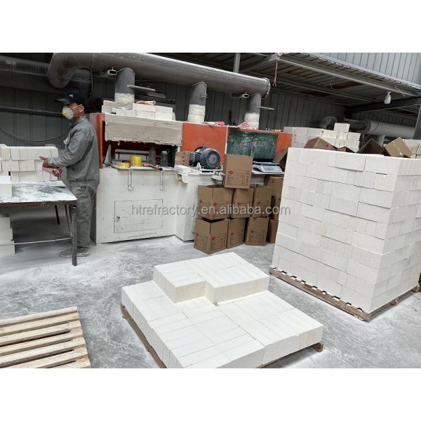Огнеупорный теплоизоляционный кирпич с содержанием Al2O3 30-70% и легкой конструкцией