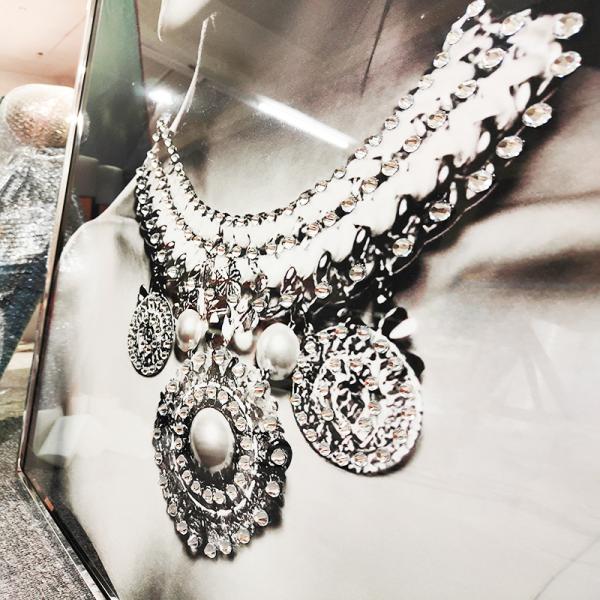 Bedroom Decor Figure Oil Painting On Canvas With Medium Diamond Painting