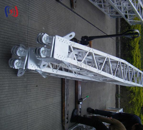 Une forme de treillis Gin Pole outils de stringing dans les outils d'érection de tour