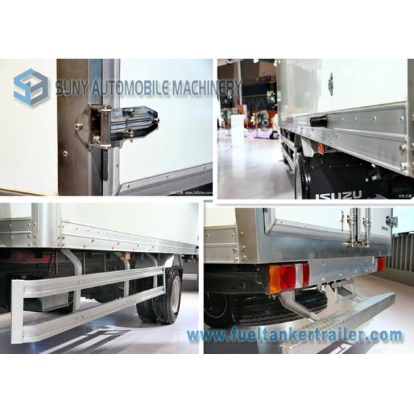 3 Ton / 5 Ton ISUZU Transport Refrigerated Box Truck 6980*2100*3060mm