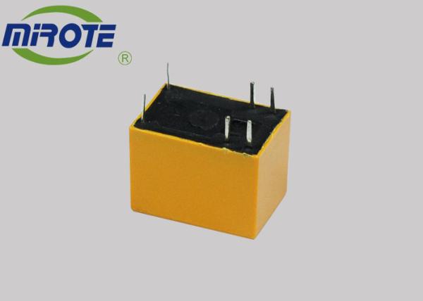 A tampa amarela 6 prolonga 24v o tipo automotivo 15x12x10mm do ampère SPDT do relé 15
