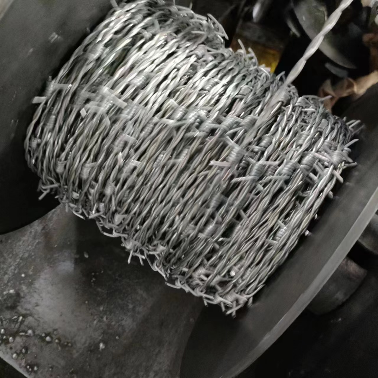 2.5mm Galvanized Anti Climb Barbed Razor Wire for Protective Construction