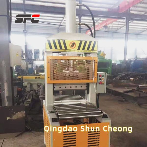 PLC Controlled Rubber Cutting Machine with Single Knife Design and Customized Size Options