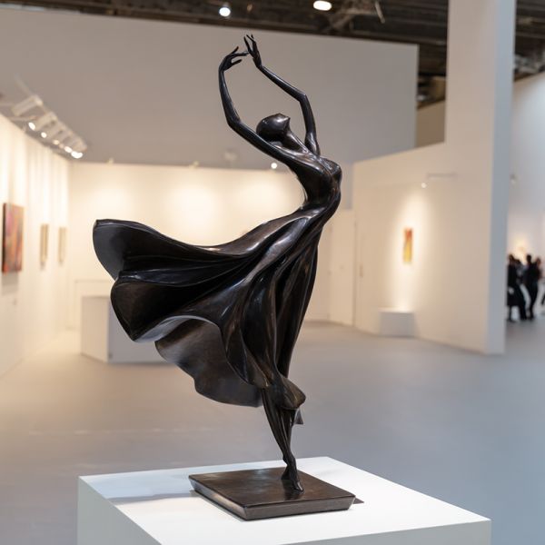 Custom Brass Woman Figure Statue , Decorative Art Sculpture For Living Room