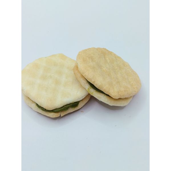 Premium Matcha Filled Crispy Rice Crackers Balanced Sweet Savory Green Tea Taste Soya Base Grain Snack For Tea Time Gift Supermarket Confectionery Wholesale Importers