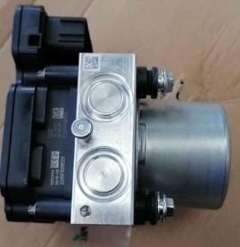 Geely Geometry Um módulo eletrônico de controle de estabilidade prateado-preto para controlar a potência do freio e do motor