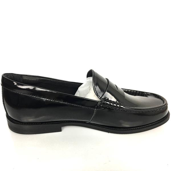 Os preguiçosos da curvatura do estilo da forma para homens, anunciaram mocassins cobrem únicas sapatas