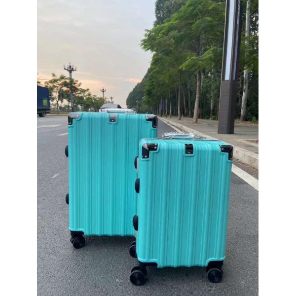 Lightweight Anti Crack Spinner 4 Wheels Hard Side Waterproof Trolley Luggage With Lock