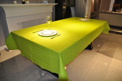 Forma retangular das toalhas de mesa de papel descartáveis do partido 1.37x1.83m