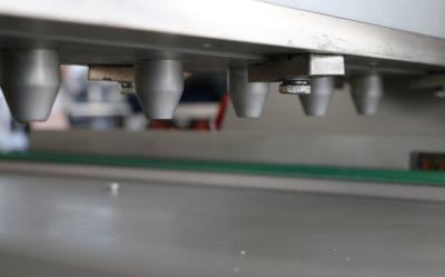 estrutura flexível da máquina do depositante do bolo das bandejas de 400*600mm com bocais variáveis