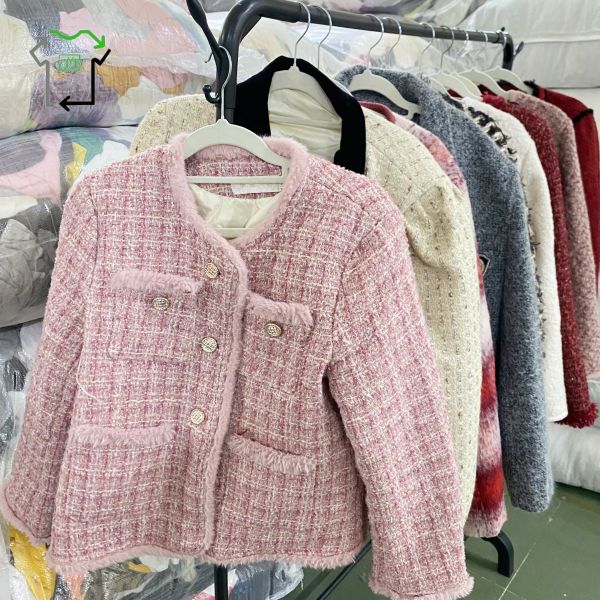 Women Fashionable Second Hand Coats A Grade Used Down Jacket Bulk Sales