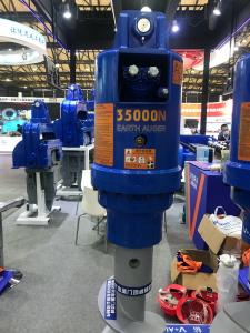 Quick Speed Bore Drilling Machine , Borewell Digging Machine Compact Structure