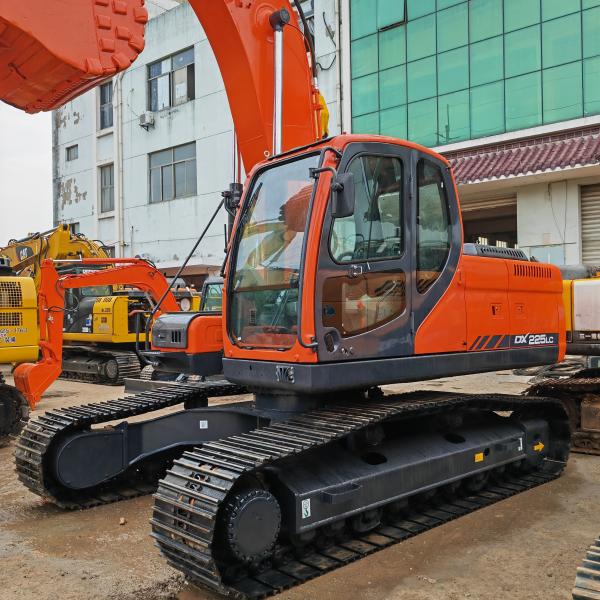 Excavateur d'occasion de 25 tonnes Doosan dx225 à vendre Excavateur d'occasion