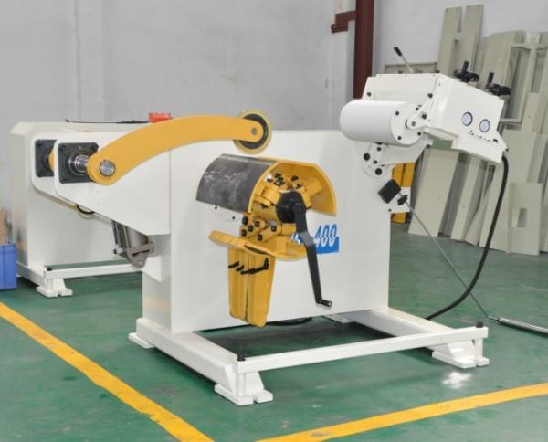 Decoiling automático e máquina de endireitamento hidráulica com imprensa de poder