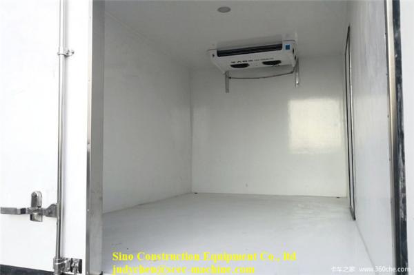 140Hp 4.5m Refrigerator Truck Light Duty Commercial Truck For Fruits Transport