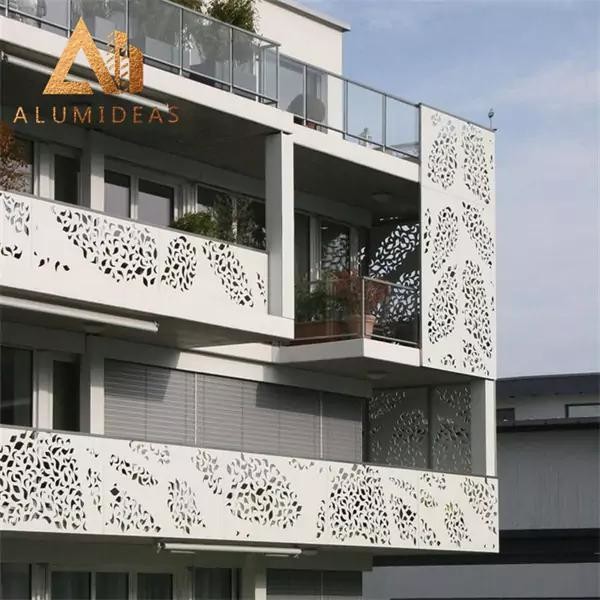 Powder coated aluminum privacy screens