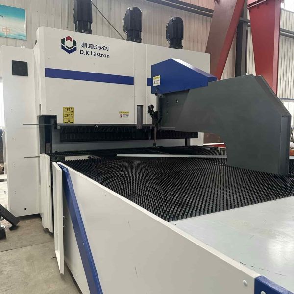 2500mm CNC Sheet Metal Bending Machine with ±0.1mm Precision and 13-Axis CNC