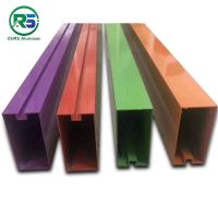 As tiras de metal multicoloridos decorativas do teto suspendido telham o teto quadrado à prova de fogo da tira de tubo
