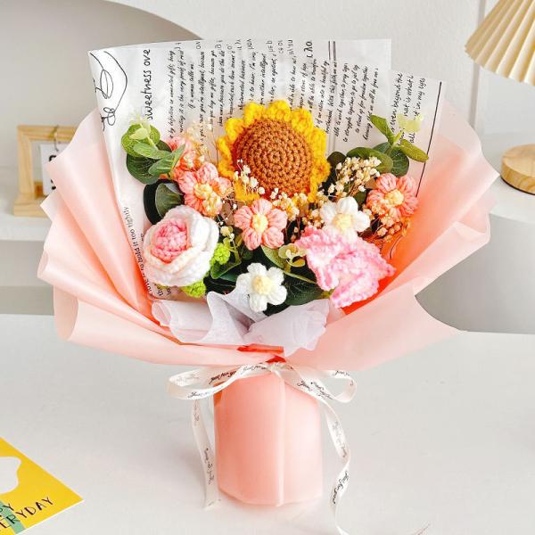 Bouquet de tournesol et de rose fait à la main, parfait pour les cadeaux de la fête des mères ou de la Saint-Valentin.