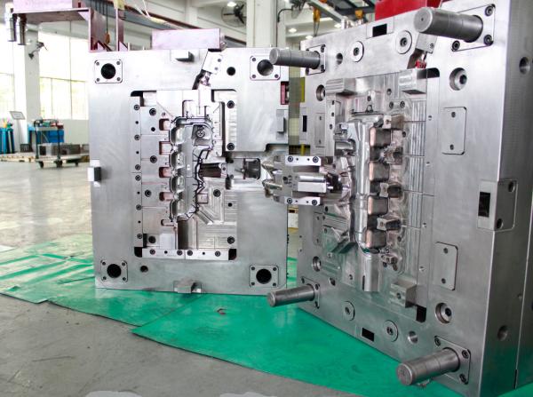 Professional Plastic Molding Tools plastic mould maker For Automotive Engine Parts