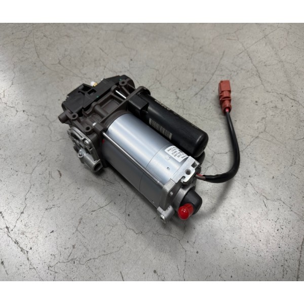 New High-quality Huracan LP580 LP610 EVO Shock Absorber Inflation Pump and Shock Absorber Spring Inflation Pump for Lamborghini