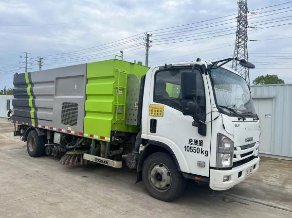 EURO 5 Emission Standard Isuzu High Pressure Road Washing and Sweeping Truck Vacuum Road Sweeper Cleaning Truck Diesel Fuel Type