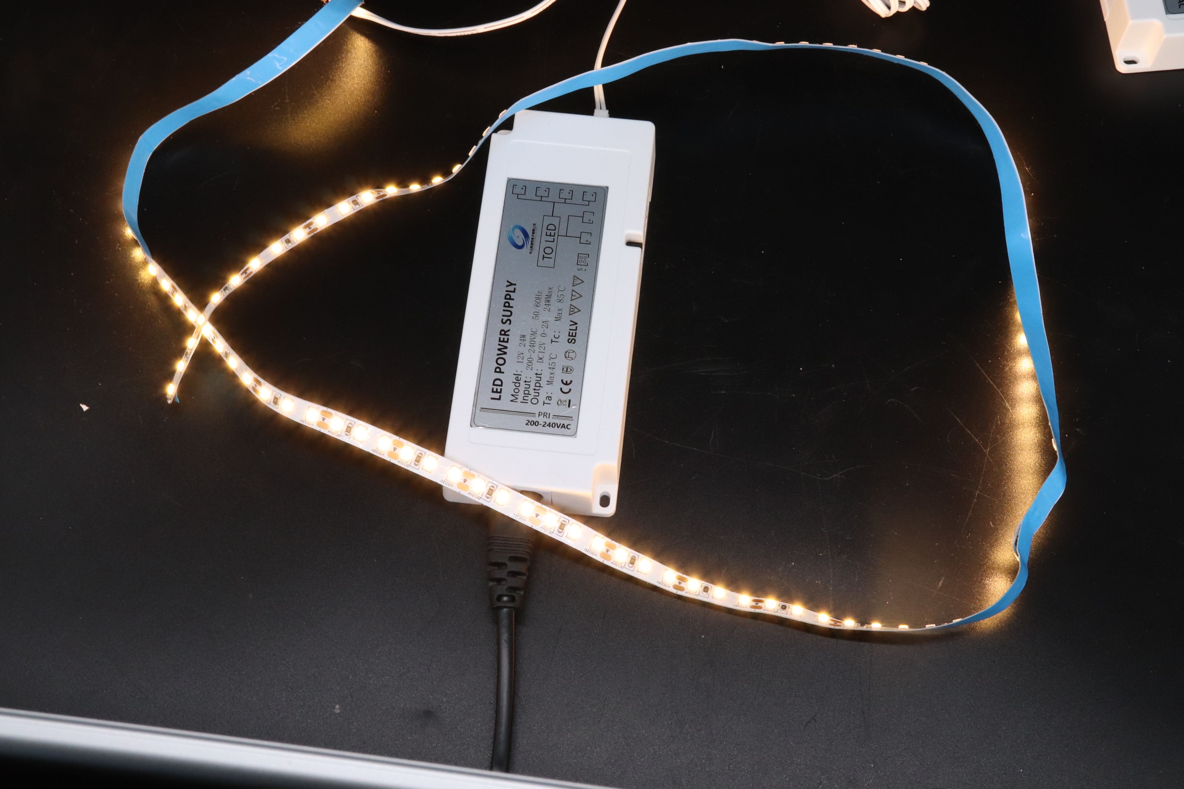 Пластиковый трансформатор снабжения жилищем AC240V 1.5A Dimmable для светов СИД
