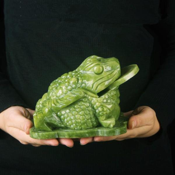 Wealth-Attracting Green Jade Toad Carving for Financial Success in Fengshui