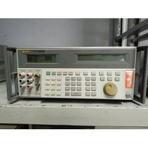 Recycle Fluke 5520A Multi-Product Calibrator with 600 MHz Amplitude Signals and RS-232 Interface in Pre-Owned Condition