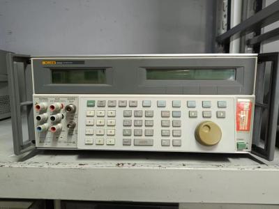 Recycle Portable RS-232 Multi Function Calibrator Bench Multimeters Fluke 5520A