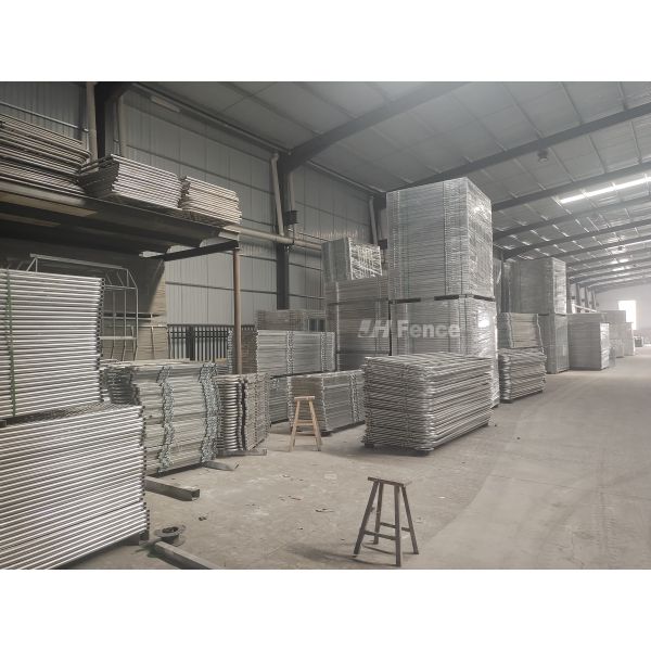 Australian Standard Free Standing Heavy Duty Cattle Panels For Cattle Yard With A Wing Gate