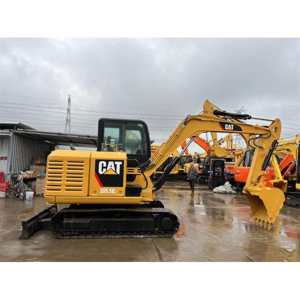 Малый экскаватор CAT 305.5E2 Использованный гидравлический экскаватор вес 5 тонн с лезвием
