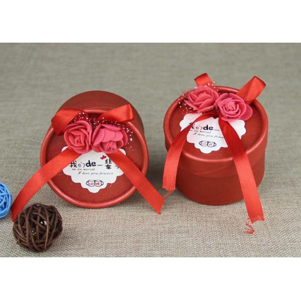 Tubo de cartulina que empaqueta la caja linda del caramelo de la boda de papel con la cinta