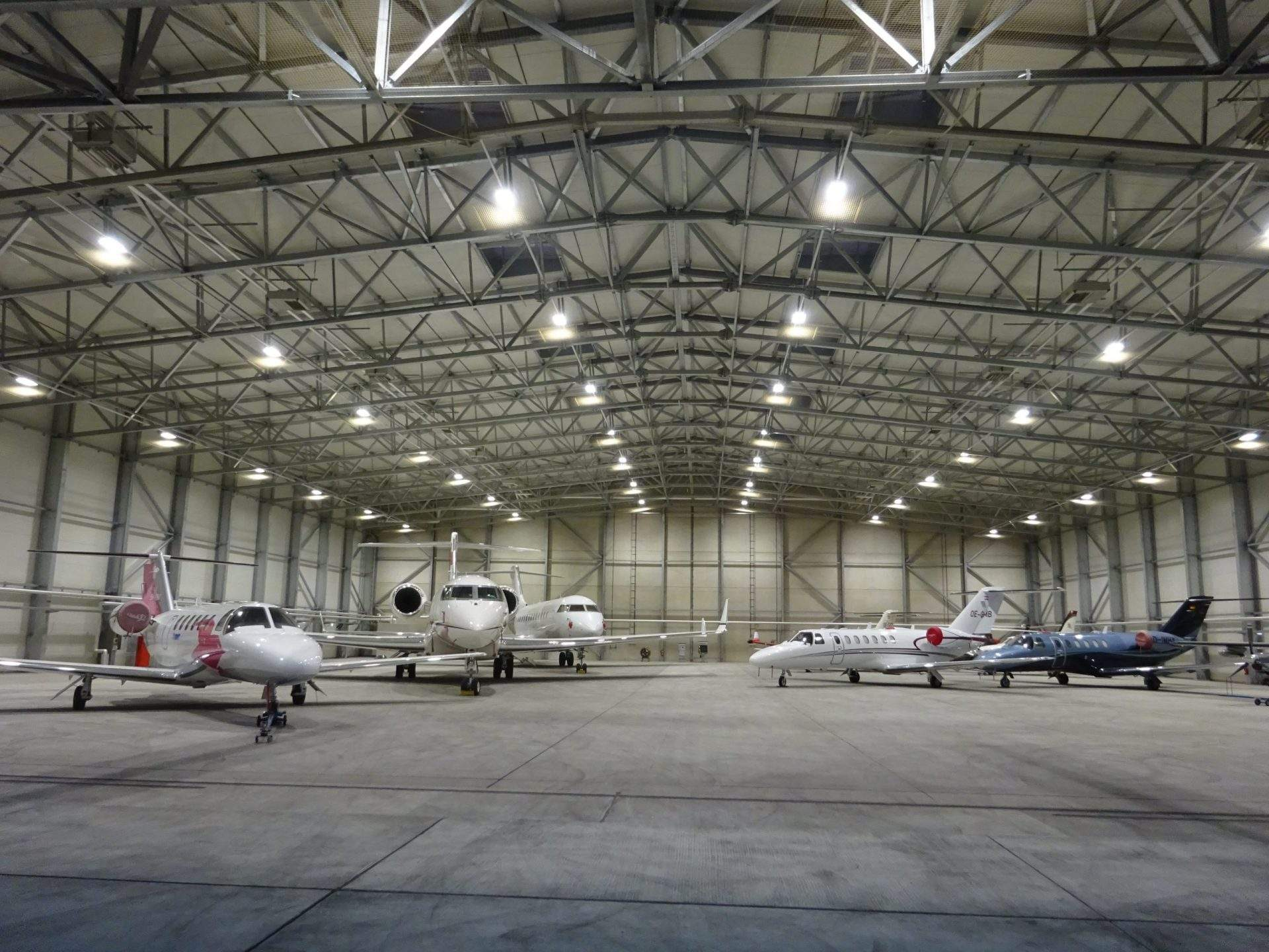 Prefabricated Light Steel Structure Frame Factory Construction Hangar Storage Shed