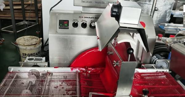 Máquina eléctrica para enrobar chocolate de 60 kg 220V 3.1kw