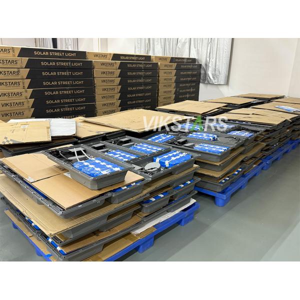 600W 750W 900W Integrated Solar Street Lights For Highway Main Street With Motion Sensor