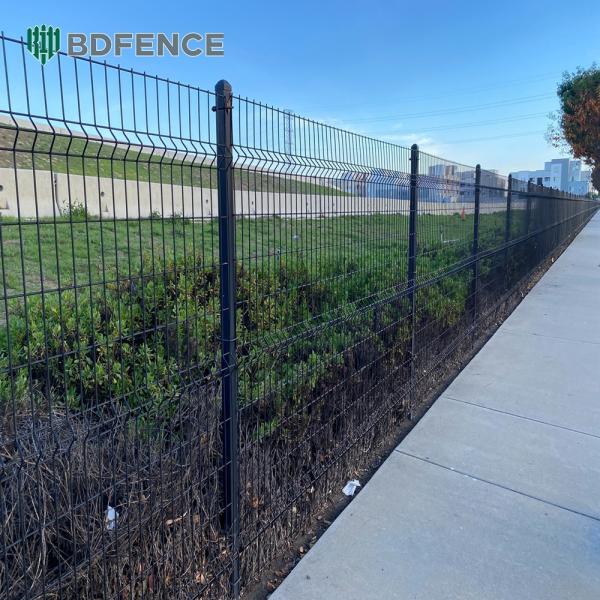 Villa Courtyard 2.0 M High V Mesh Security Fencing Security Guard