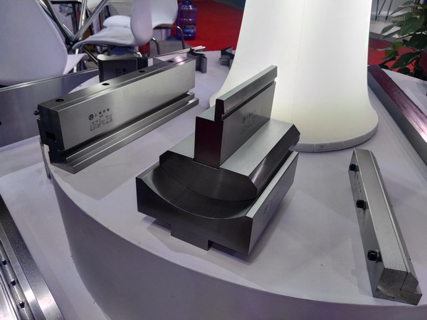 пресса CNC отверстия v раздела 315mm Multi тормозит оборудовать, гибочные инструменты металла