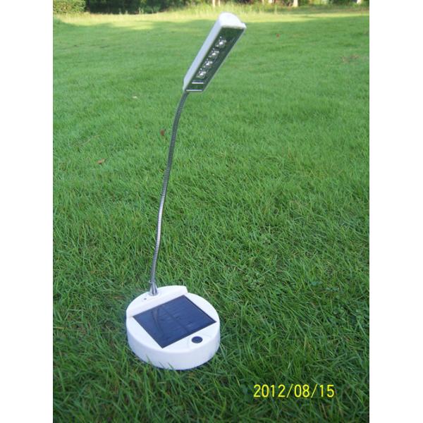 Energy saving 150000mcd Solar Powered LED Lamp 100 * 92 * 260mm