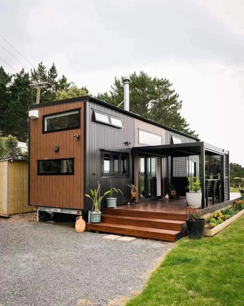 Luxury Prefabricated Hotel Container House Office Or Vacation Home Space Capsule Room