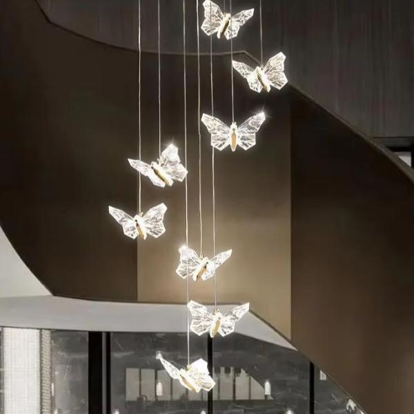 Lampe à pendentif à papillon transparente simple acrylique moderne minimaliste à plusieurs têtes suspendue pour chambre à coucher