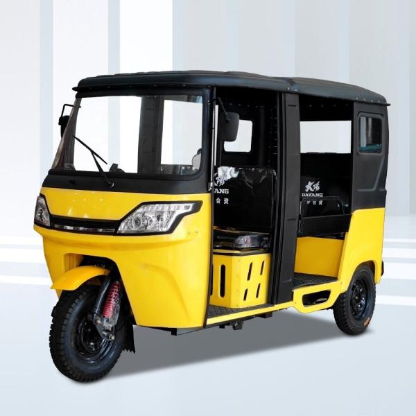 Capacidade de carga de 1200 kg Carga de motocicletas de três rodas com carroceria aberta e depósito de combustível