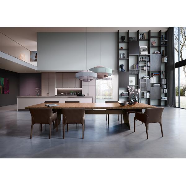 Ergonomic Tanned Saddle Leather Chair Suitable To Modern City Life