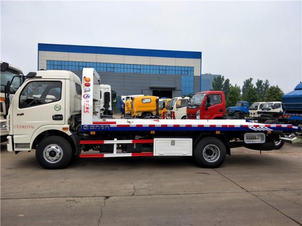 Dongfeng Wrecker Tow Truck 4 Ton , rescue Flatbed Towing Truck