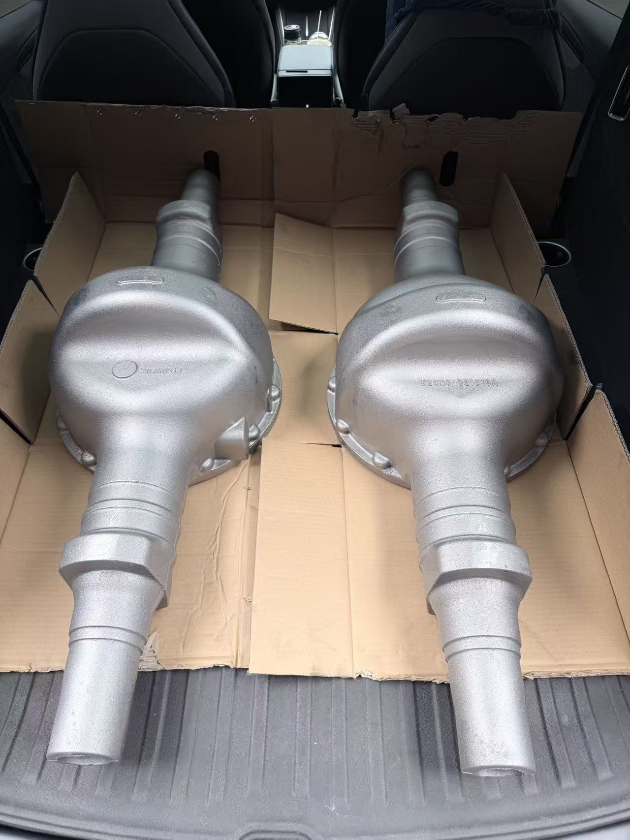 High Strength Ductile Iron Axle Housing with Impact Resistance and Precise Casting Dimension for Heavy Duty Trucks