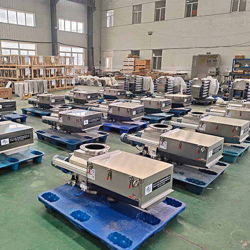 Powder And Granules Rotary Magnetic Separator Machine In Dry Powder Material Iron Removal