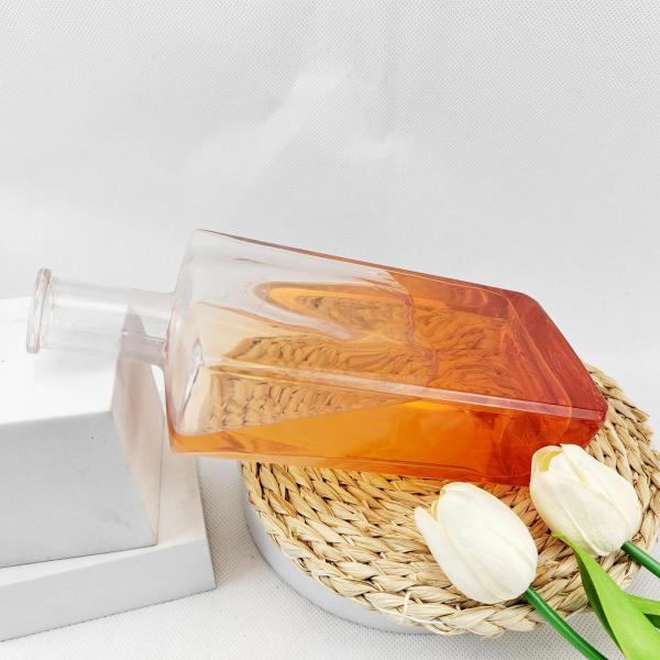 Промышленный напиток 500 мл Прозрачная плоская квадратная водка Виновая стеклянная бутылка со стеклянной или пробковой крышкой